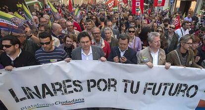 Imagen de archivo de una manifestaci&oacute;n en Linares contra el desmantelamiento industrial.