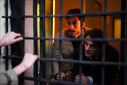 Gael García Bernal en Salt and fire.