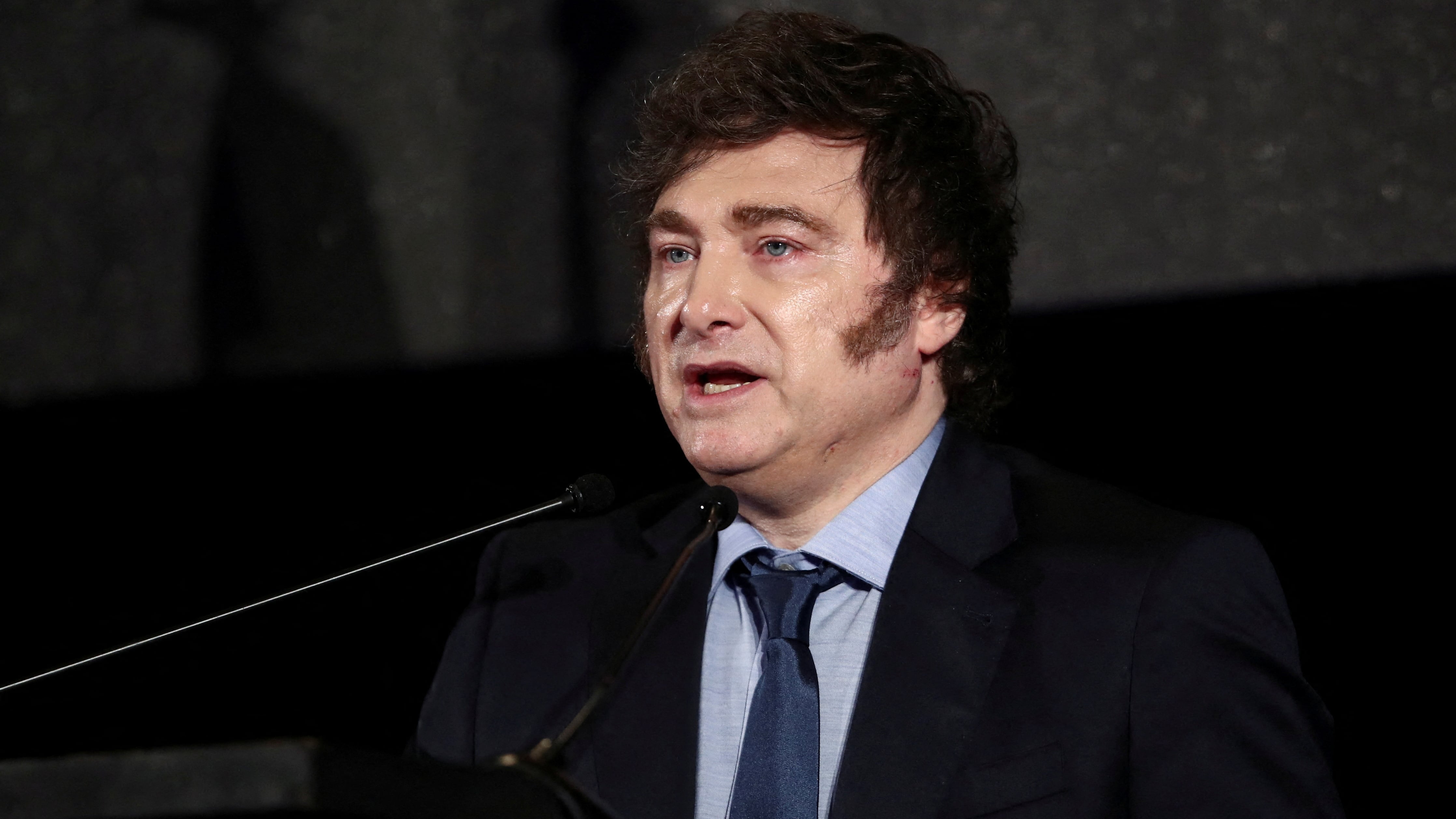 La disputa dentro del Gobierno de Milei prolonga la designación de un embajador en España