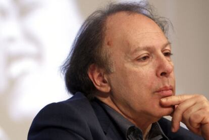 Javier Marías, en la presentación de su novela en el Instituto Cervantes.