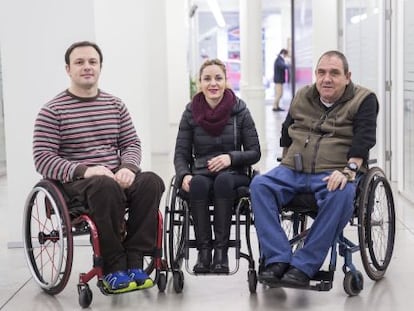 De izquierda a derecha, Javier Romero, Mireia Sanz y Josep Roca, fundadores de la cooperativa Pr3vencon.