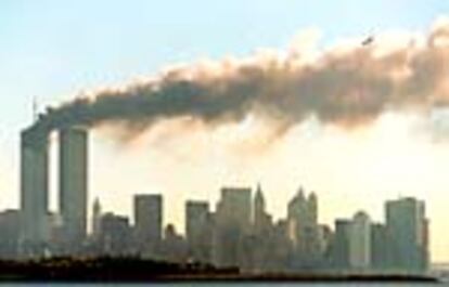 Amanece en Manhattan el 11 de septiembre. El primer avión secuestrado ha impactado en una de las Torres Gemelas, mientras el otro enfila implacable hacia la segunda.