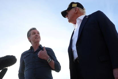 Gavin Newsom, el gobernador de California, habla con Donald Trump, el pasado 24 de enero.