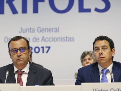 Raimon Grífols y Víctor Grífols Deu, consejeros delegados de Grifols, en la junta de accionistas de 2017.