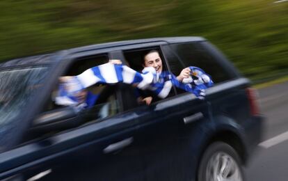 Aficionados del Leicester por las calles de la ciudad. 