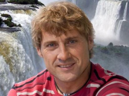 Julian Lantzi, presentador del concurso "El conquistador del fin del mundo".