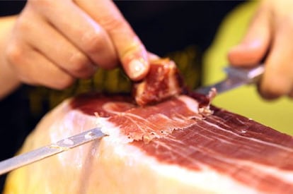 Corte de jam&oacute;n en el Sal&oacute;n de Gourmets de Madrid