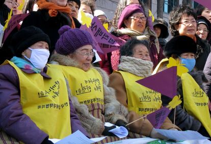 Desde 1992, las supervivientes del sistema de mujeres de confort se manifiestan junto a cientos de personas frente a la embajada de Japón en Seúl, Corea del Sur, para exigir la responsabilidad legal del Gobierno japonés.