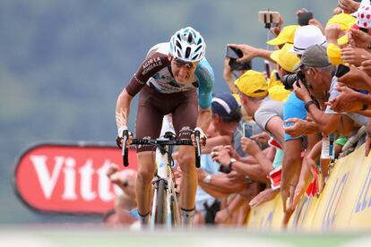 Romain Bardet, metros antes de imponerse en la 12ª etapa.