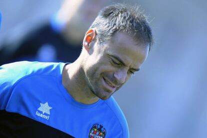 Farinós en un entrenamiento del Levante.