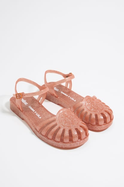 Sandalias de la colección de Bimba y Lola con Melissa.