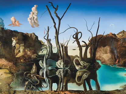 'Cisnes reflejando elefantes' (1937), de Salvador Dalí.