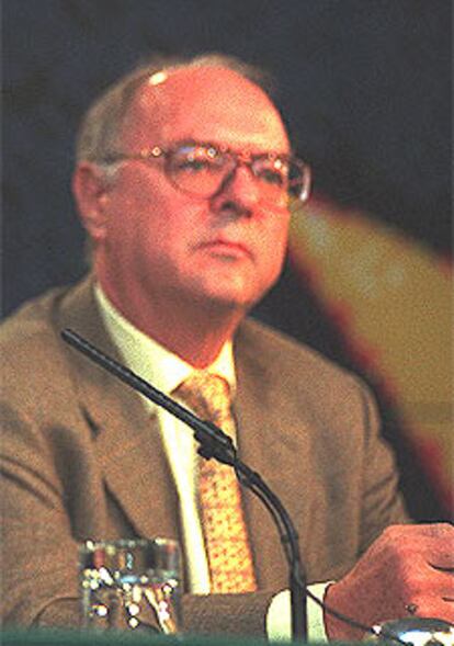 Yves Franchet, durante una comparecencia pública en 1998.