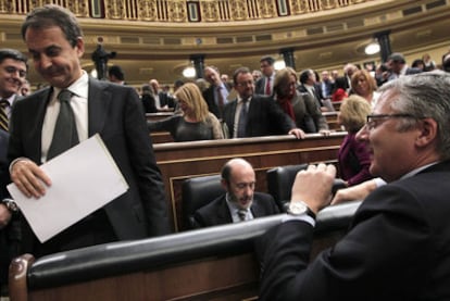 Zapatero, Blanco y Rubalcaba el pasado diciembre en el Congreso de los Diputados.