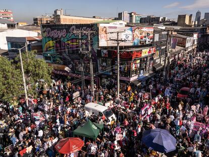 Calles de San Victorino durante el Madrugón, en Bogotá, el 21 de diciembre de 2022.