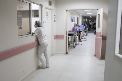 Una trabajadora del hospital San José, en Maicao (La Guajira).