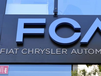 Logo de la compañía Fiat Chrysler Automobiles.  
