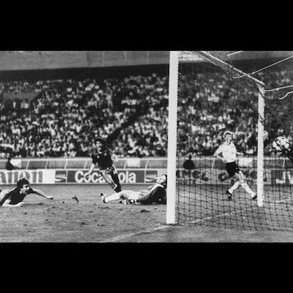 En el partido clave para definir qué selección se clasificaría como primera de grupo para disputar las semifinales, España se enfrentó a Alemania. Cuando el partido alcanzaba ya su último minuto, Maceda, a pase de Señor, conseguía el gol que clasificaba a España como cabeza de grupo. Fue la acción clave de un encuentro muy atascado y que culminaba con un nuevo pase a una final de la Eurocopa. La Francia de Platini aguardaba tras la esquina.