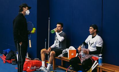 Moyà, Bautista y Nadal, durante un entrenamiento reciente en Manacor.