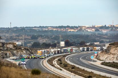 Los agricultores cortan la Autovía E-80 y la N-620 en la frontera hispanolusa de Vilar Formoso (Portugal) y Fuentes de Oñoro (Salamanca).