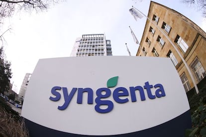 Logotipo de Syngenta en su sede en Basilea (Suiza).