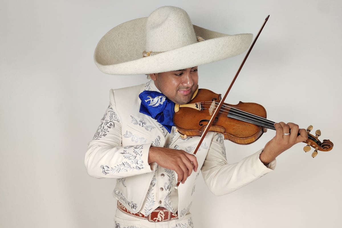Ángel Ortiz, the restless mariachi who innovates in the genre with anime and video games