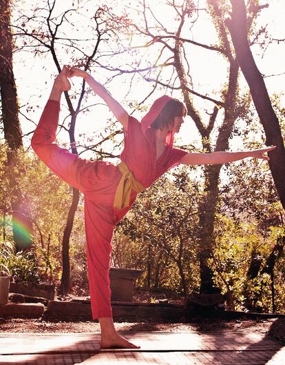 La disciplina oriental combina ejercicio físico con meditación. "El yoga te pone en sintonía contigo mismo", afirma la modelo