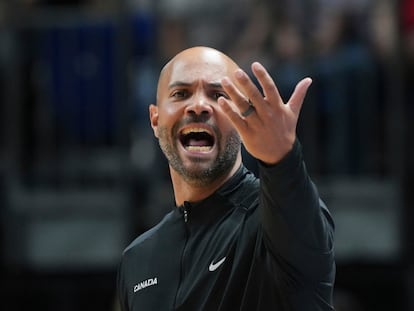 Jordi Fernández, como seleccionador de Canadá, durante un partido de baloncesto entre Alemania y Canadá en Berlín, en 2023.