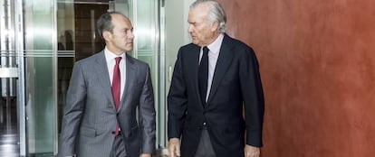 Rami Aboukhair, consejero delegado de Banco Santander España, y Rodrigo Echenique, presidente de la entidad en España hasta el pasado 1 de mayo