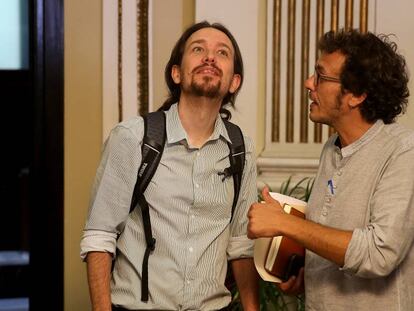 Pablo Iglesias, con el alcalde de C&aacute;diz, Jos&eacute; Mar&iacute;a Gonz&aacute;lez, &#039;Kichi&#039;, en el Ayuntamiento.