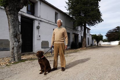 Javier Bollain, alcalde del municipio menos habitado de España, Illán de Vacas (Toledo)