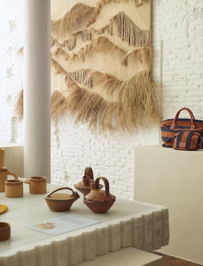 Rincón de la tienda Sessùn (Fernando VI, 23) diseñada por Cobalto Studio.