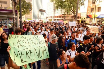 Protesto de secundaristas contra esc&acirc;ndalo da merenda