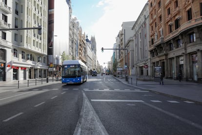 La Gran Vía, vacía tras la declaración de estado de alarma por el Covid-19.