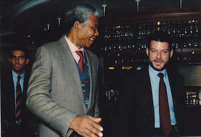 Nelson Mandela y Juan Manuel Santos