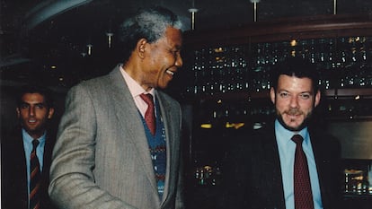 Nelson Mandela y Juan Manuel Santos, en una foto de archivo.