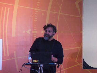 David Cuartielles, cofundador de Arduino, en el escenario de EL PAÍS con tu futuro. 
 
 