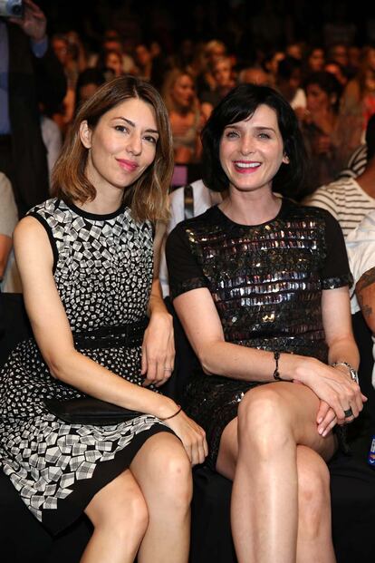 La directora y actriz Sofia Coppola junto a Michele Hicks en el desfile de Anna Sul.