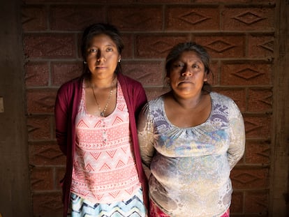 Domitila Mendoza, 42, and her 16-year-old daughter Anaí, in Vicente Guerrero, Metlatónoc.