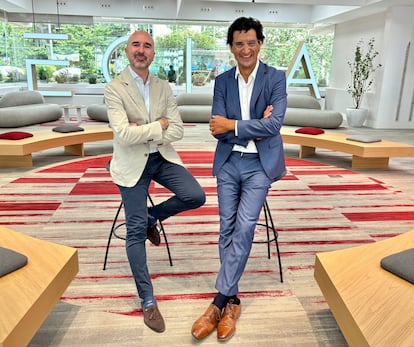 Jesús Lorente, CEO y fundador de CLCripto, a la izquierda, y Hugo Écija, presidente de Ecija.