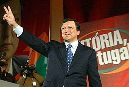 El líder del Partido Social Demócrata José Manuel Durao Barroso celebra la victoria en Lisboa en las últimas elecciones.