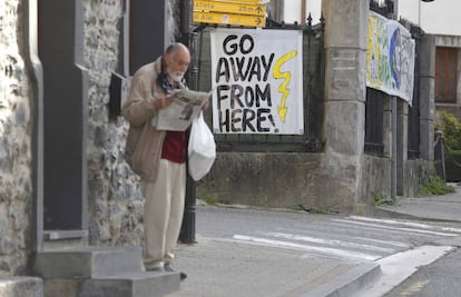 Leiza is plastered with posters calling for the Civil Guard to go.