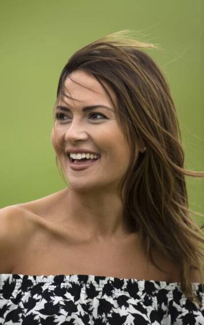Emma Rhys-Jones, mujer de Bale. 