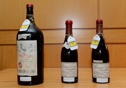 Botellas de vino utilizadas como pruebas en el juicio contra Rudy Kurniawan.