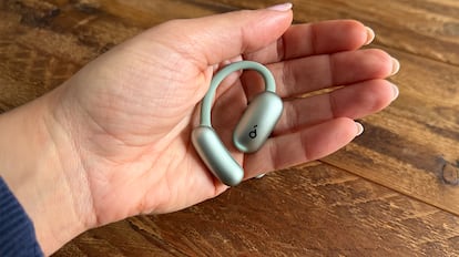 Lo más destacado de los auriculares deportivos Soundcore AeroFit 2 es su gran autonomía de 40 horas.
