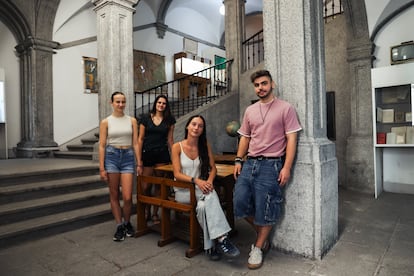 De izquierda a derecha: Matilda Martín, Ana Miranda, Margot Kirchhofer y Beltrán Hernández en el museo del Instituto San Isidro, el 5 de agosto.
