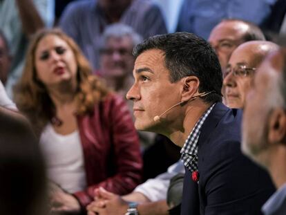 Pedro Sánchez, durante un acto de precampaña en Las Palmas de Gran Canaria.