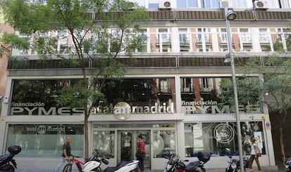 Fachada de Avalmadrid.