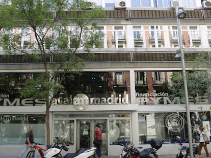 Fachada de Avalmadrid. 