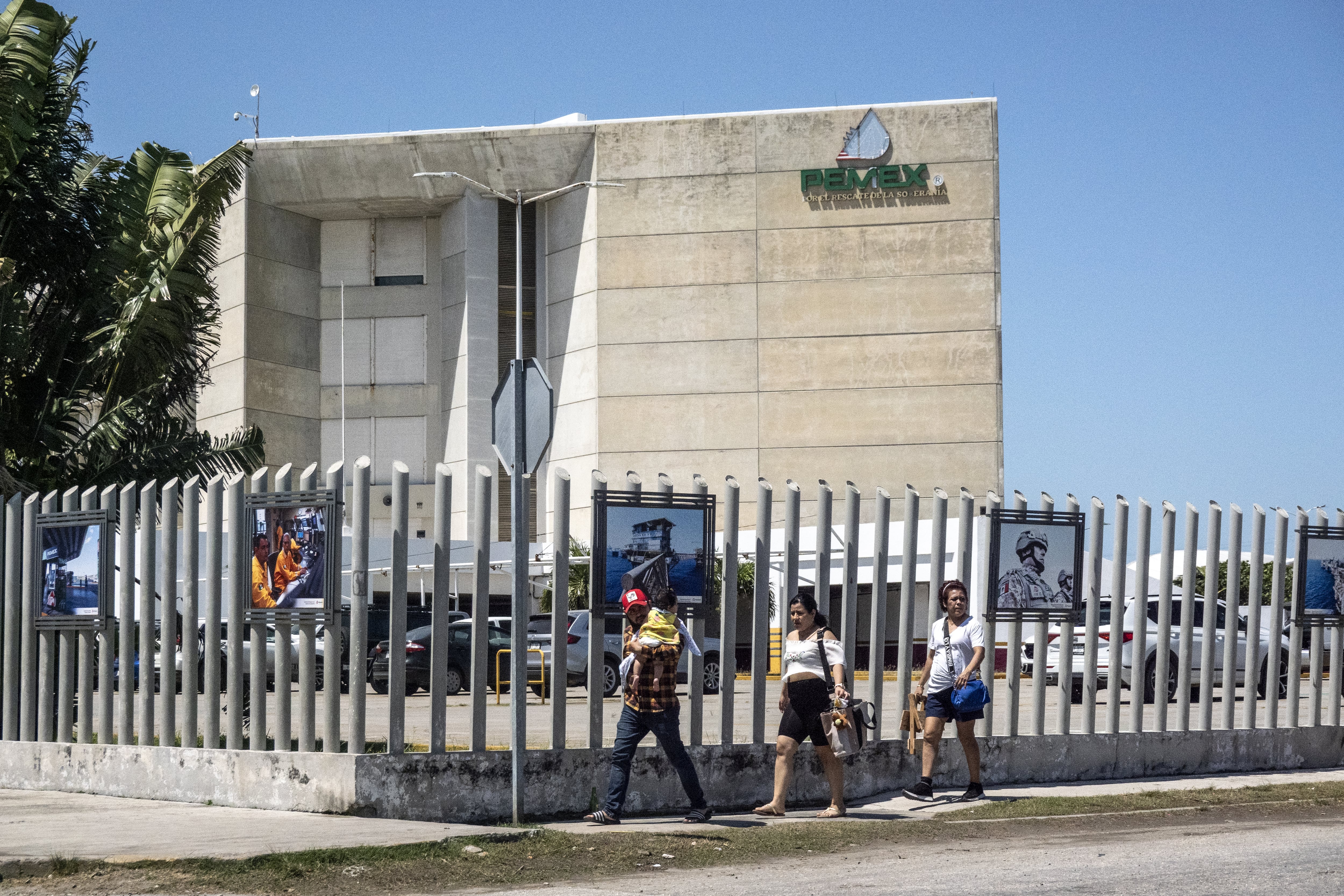 Pemex reporta pérdidas por 3.300 millones de dólares pese a los aportes públicos y los planes optimistas para elevar la producción